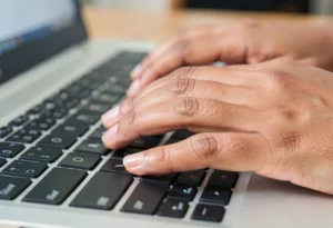 Critères pour choisir une agence de transcription juridique